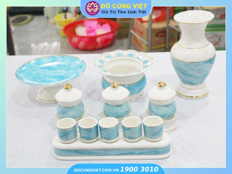 Bộ đồ thờ cần có trên cây hương ngoài trời